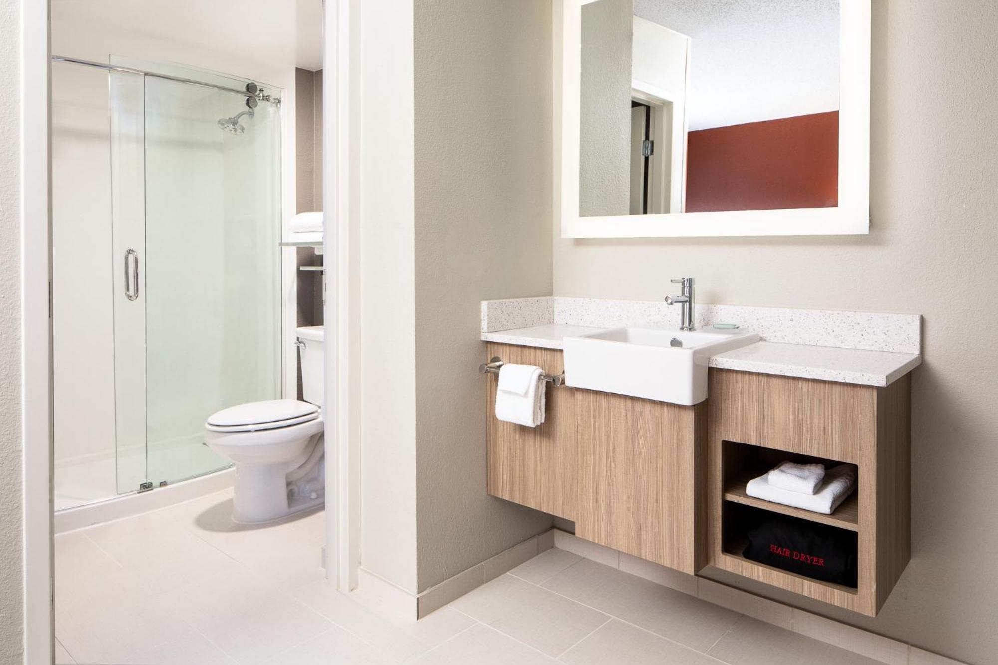 Springhill Suites By Marriott Dallas Downtown / West End Екстериор снимка