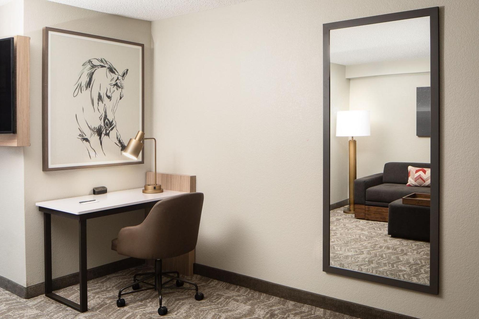 Springhill Suites By Marriott Dallas Downtown / West End Екстериор снимка
