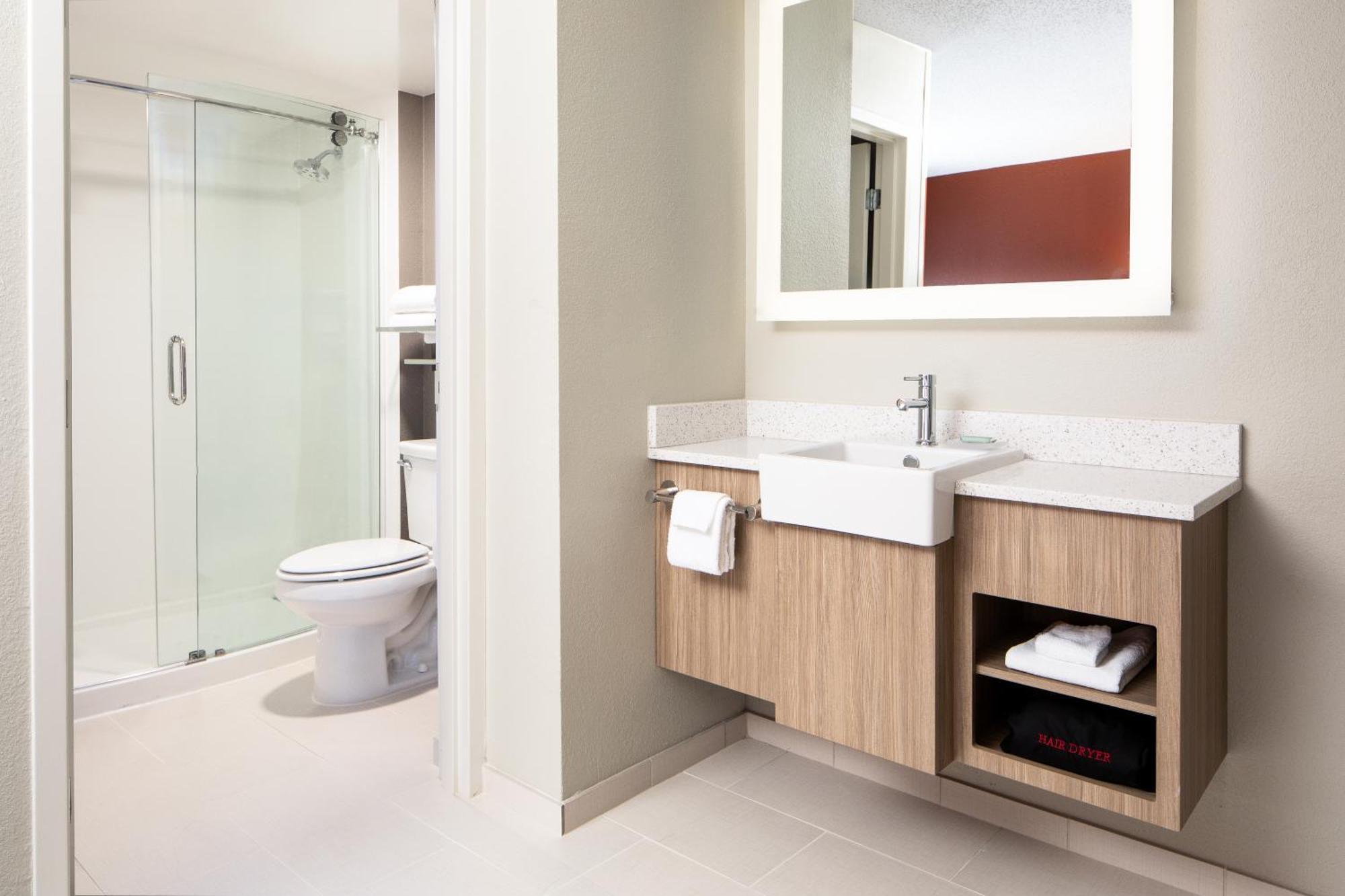 Springhill Suites By Marriott Dallas Downtown / West End Екстериор снимка